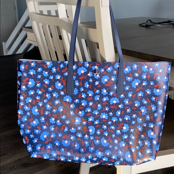 kate spade Handbags - Kate Spade Tote